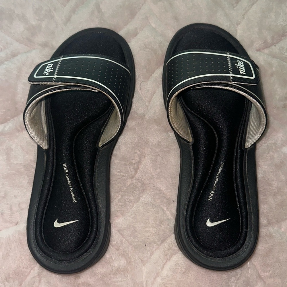 Nike Slides - Picture 3 of 3